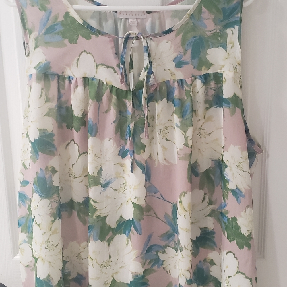 Women's Sleeveless Blouse